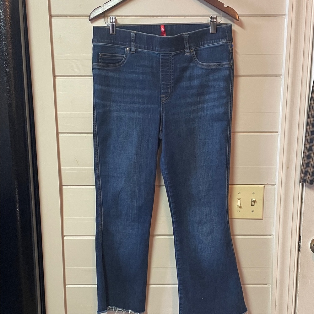 Spanx Pull On Crop Flare Jeans Size L.